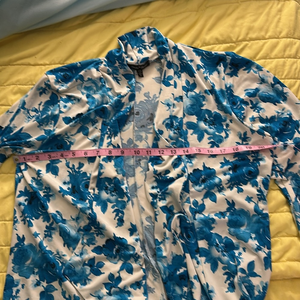 NWOT Slinky waterfall jacket blazer blue floral print.Soft, comfy, light layer. - Picture 4 of 8